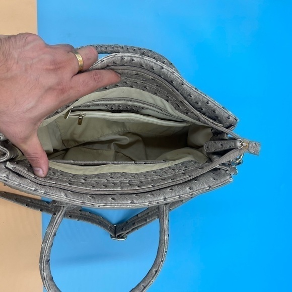 Robert Mathew Vegan Leather Bag - Picture 5 of 6